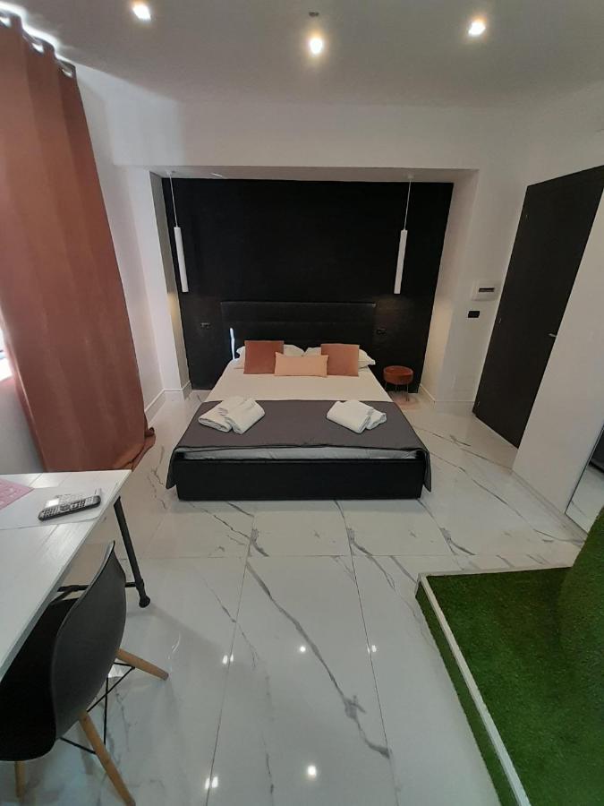 Mayfair Lifestyle Suites By Babylon Stay Napoli Ngoại thất bức ảnh